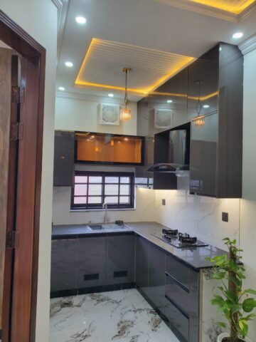 Modern bathroom renovation services in Toronto Canada by MK HomeFix